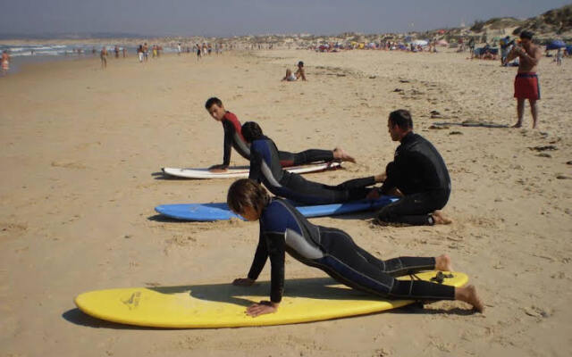 Surfing Baleal - Surf Camp And Surf School