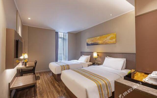 Home Inn Plus (Suzhou North High-speed Railway Station Weitang)