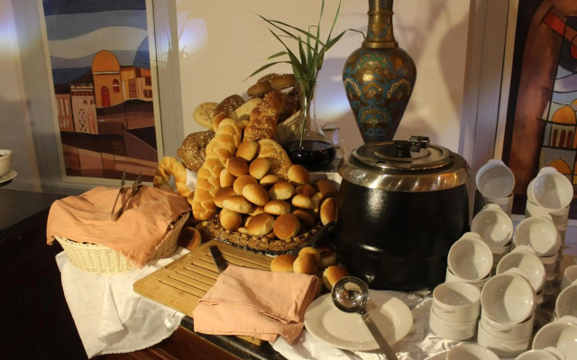 Edom Hotel