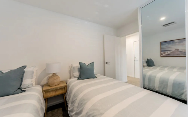 Sandcastle, 26a Winsor Street – Guest Rooms – Newcastle