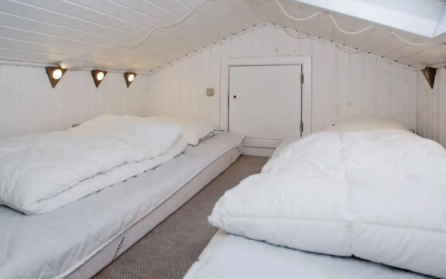 Enticing Holiday Home in Hemmet near Sea