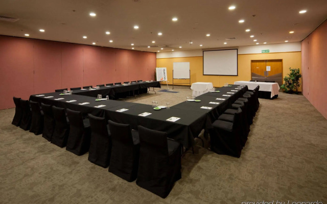 Distinction Hamilton Hotel & Conference Centre