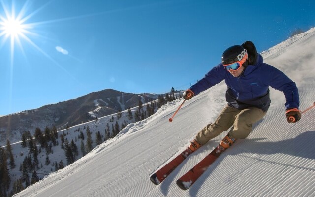 Unbeatable views from totally renovated studio by RedAwning