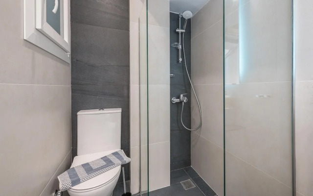 Phaedon Terrace Suite Near Acropolis by Cloudkeys