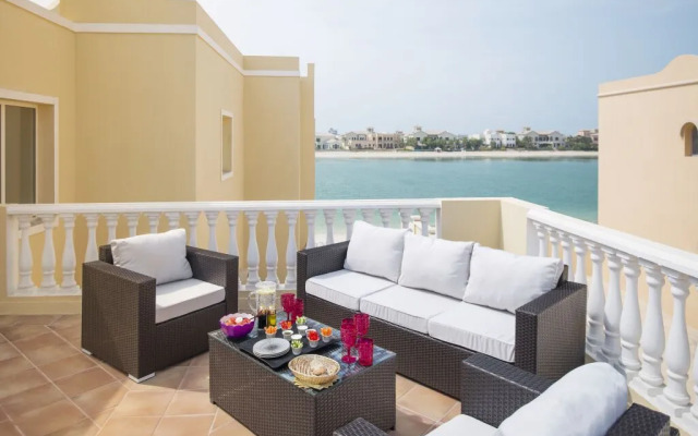 The Palm Jumeirah Villas - Frond E