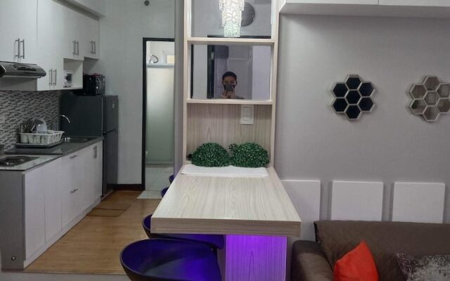 1 Br condo T2-8H