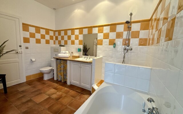 Chateau de Roquelune