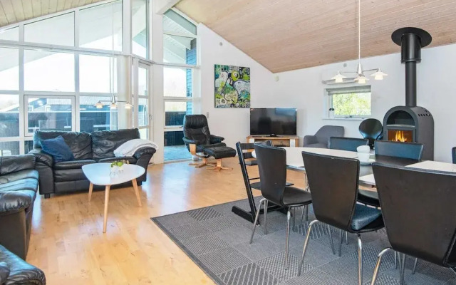 8 Person Holiday Home in Hemmet