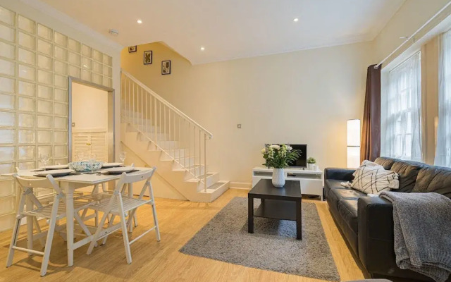 2 Bed Grassmarket Apartment