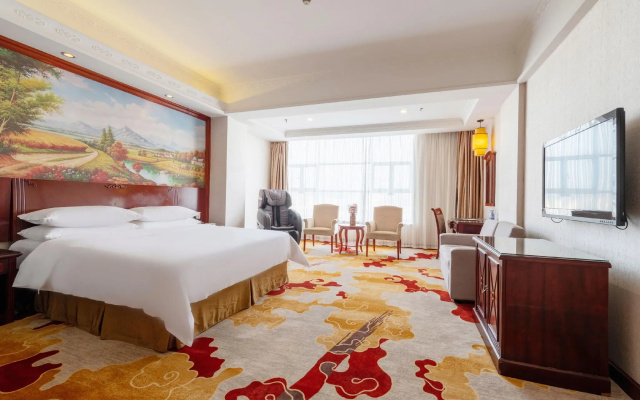 Vienna Hotel Shenzhen Longhua Qinghu Road Branch – Guest Rooms – Shenzhen