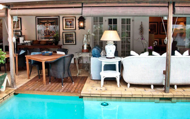 Manaar House