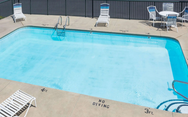 Days Inn by Wyndham Sanford