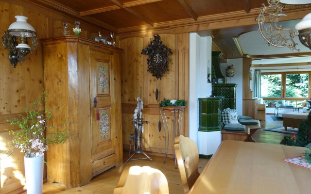 Hollhouse - Bed & Breakfast