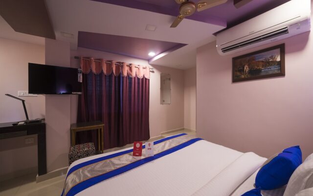 OYO 9930 Hotel AVS Residency