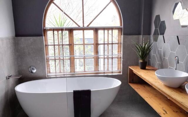Stylish 3 Bedroom Unit