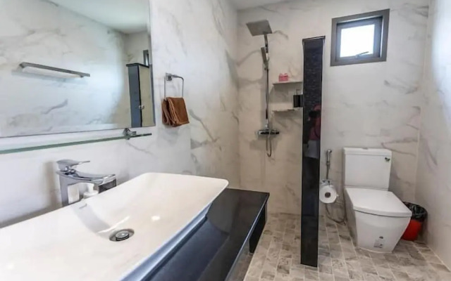 3BR Pool Villa Near Boat Avenue V29