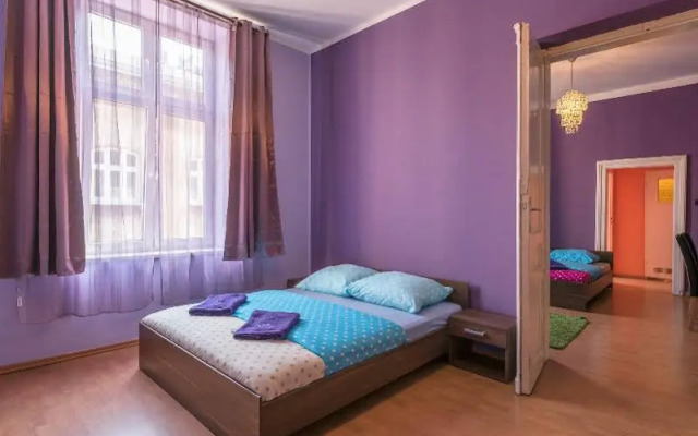 Queen Apartments