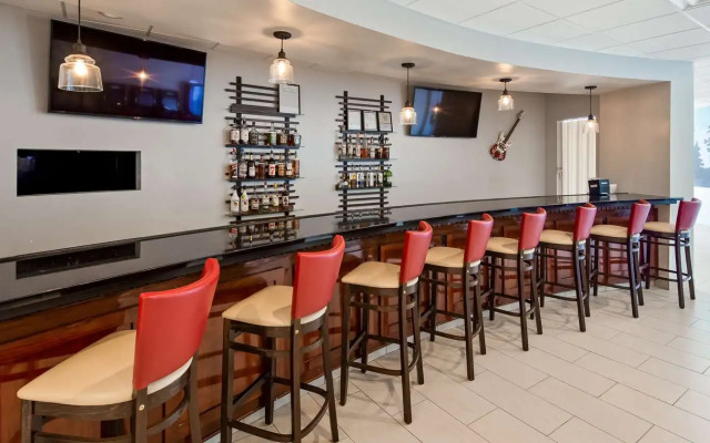 Plaza Hotel and Suites