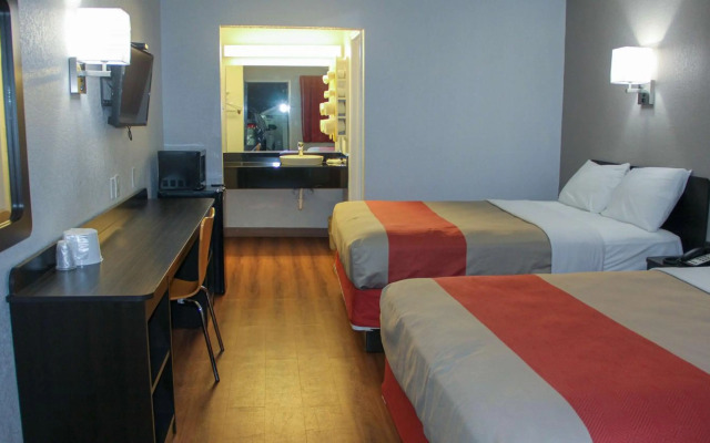 Motel 6 Fayetteville