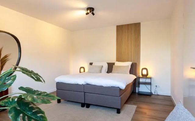 Houseboat With Private Roofed Terrace