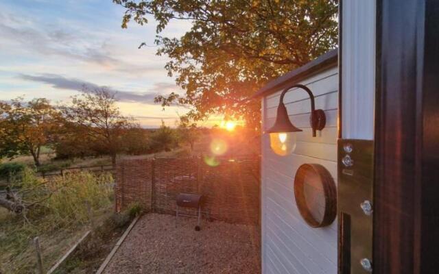 The cosy hut