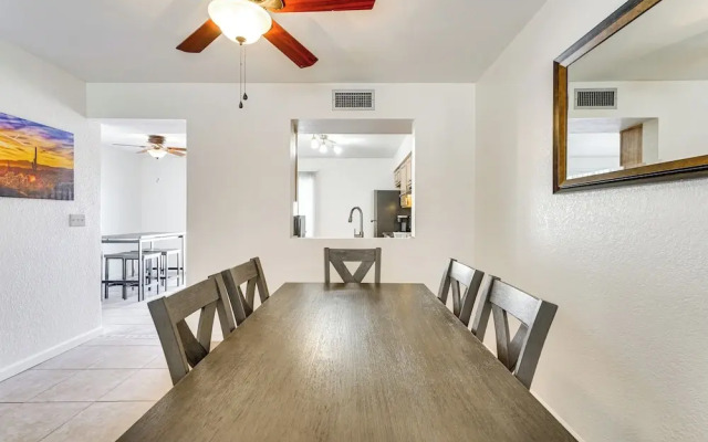 4 Mi to Downtown Tucson: Peaceful Townhome!
