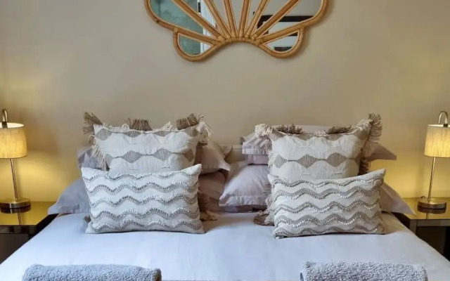 Luxurious Sea Point Apartment