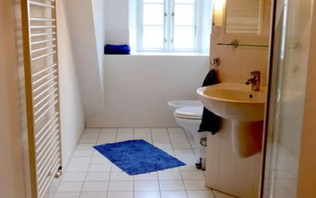 Poppenbull Thatched House