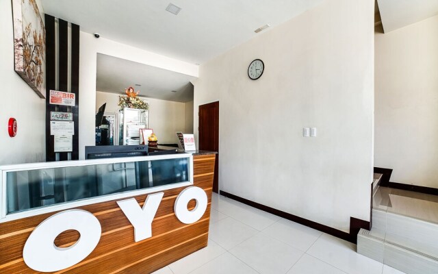 OYO 256 Sakura Suites