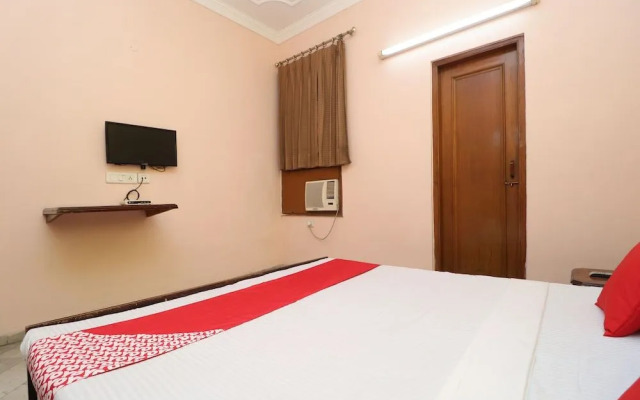 Oyo 35965 Kishore Castle