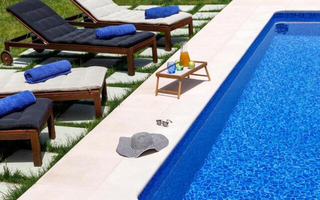 Summer Breeze Villa