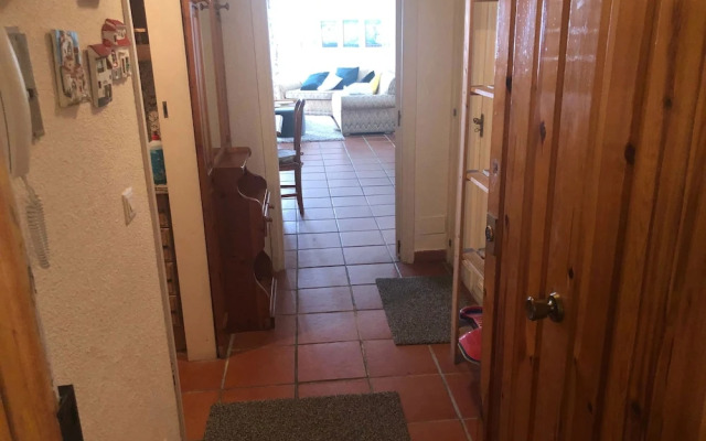 Spacious and Sunny Luxury Located in the Lower Area