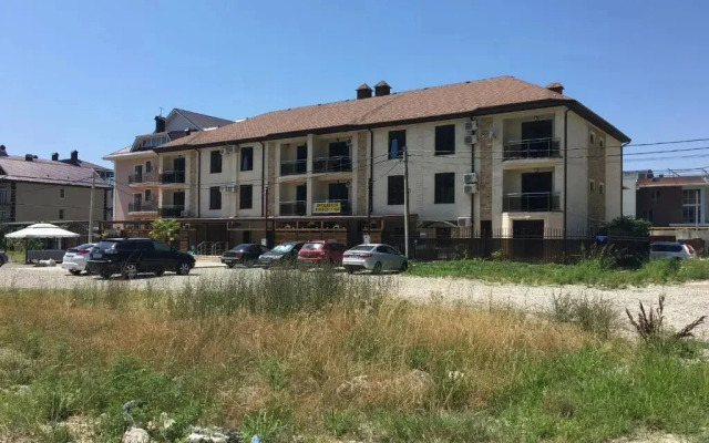 Guest House Yat-Haus