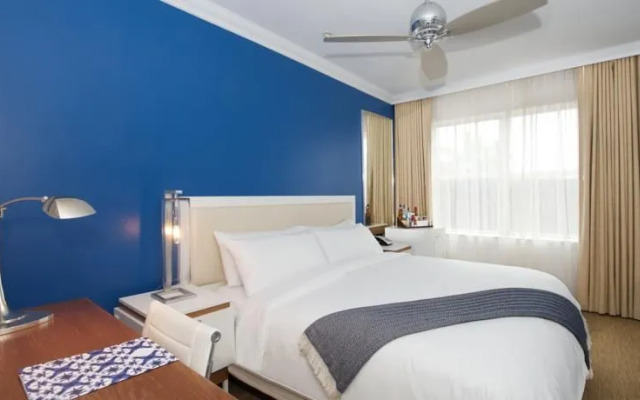 Blue Moon Hotel Autograph Collection