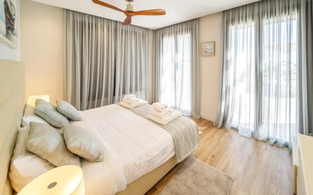 Villa Elea, New Deluxe Golf Villa at Aphrodite Hills - 6 Bedrooms, 7 Bathrooms