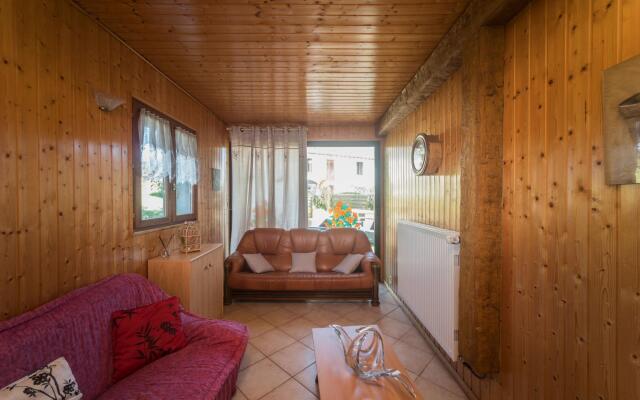 Quaint Holiday Home In Girmont-Val-d'Ajol with Private Terrace