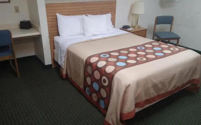 Wautoma Inn by OYO Near Airport WI 73
