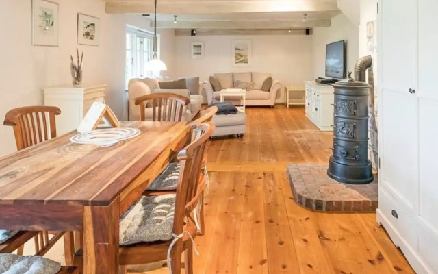 Semi-detached House Waygaard West, Dagebull