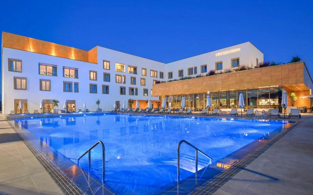 mk | hotel tirana