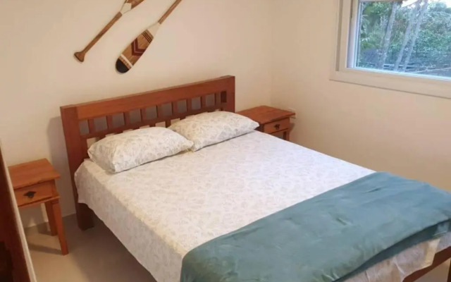 Casa com varanda, ar condicionado pet friendly