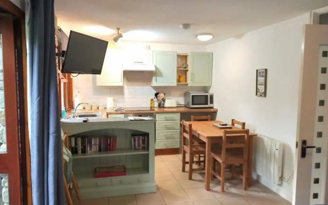 Rebels Retreat - 2-bed Chalet nr St Ives & Hayle