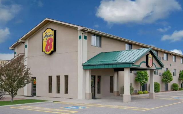 Super 8 Willmar
