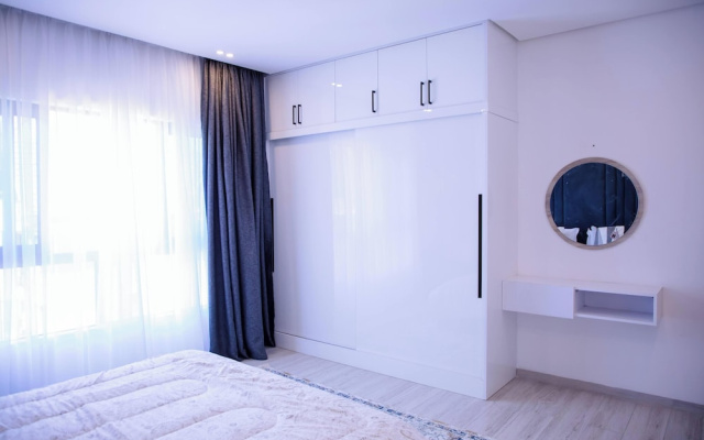 Grand Premiere 2 Bed by YourHost
