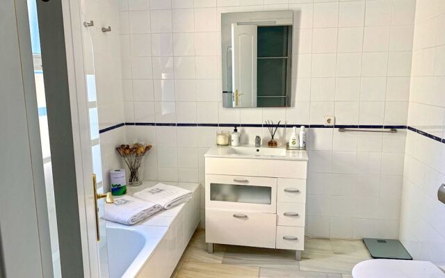 TGS & RUMEX Suites Banus