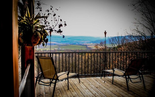 Brush Mountain Lodge