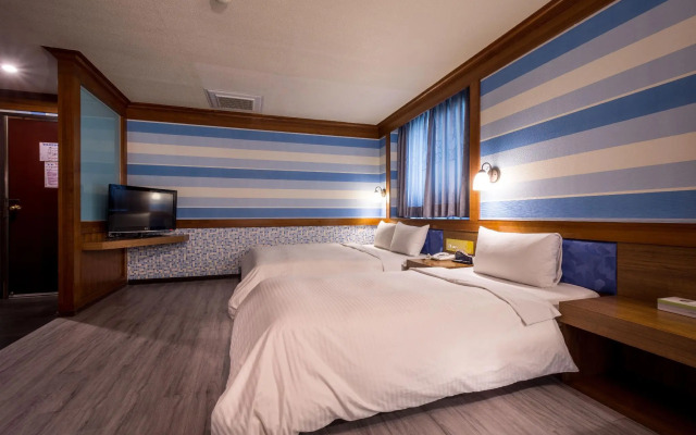 Golden Phoenix Hotel