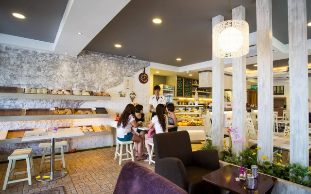 Sunshine Inn Plus