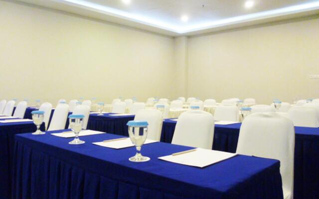 Zenith Hotel