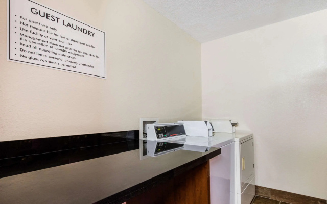 Quality Inn - фото 3