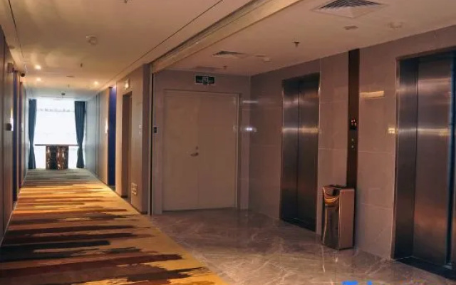 In City Hotel（Meizhou Wanda）